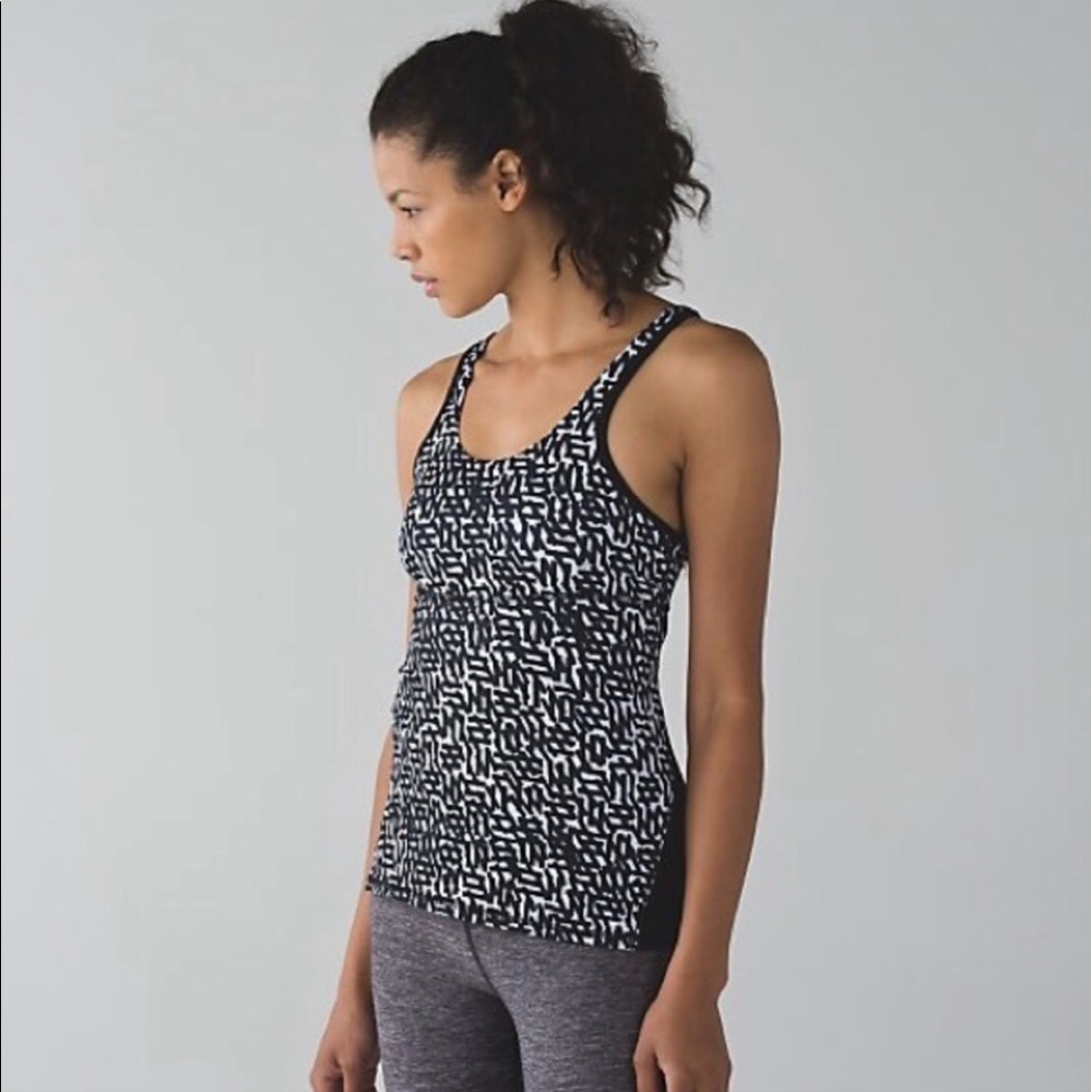 *Lululemon Tank Black White Pattern